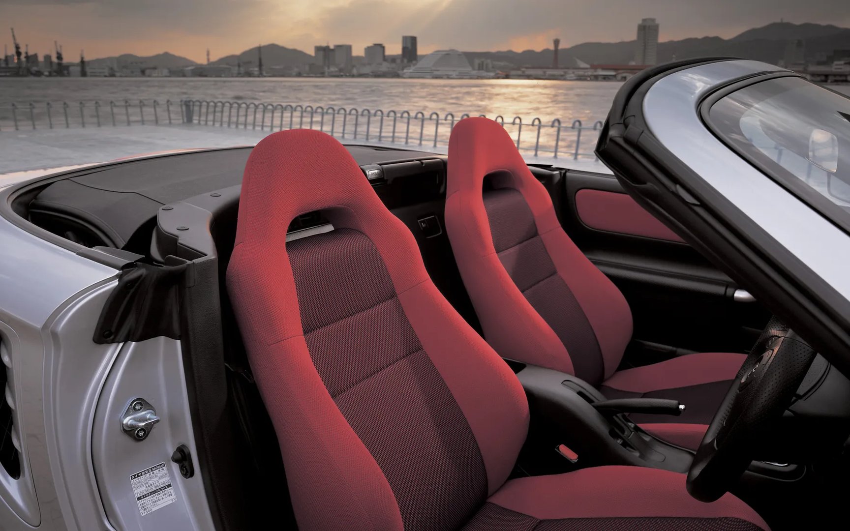 Toyota_MR-S_1_generation_restyling__Roadster__9.jpg