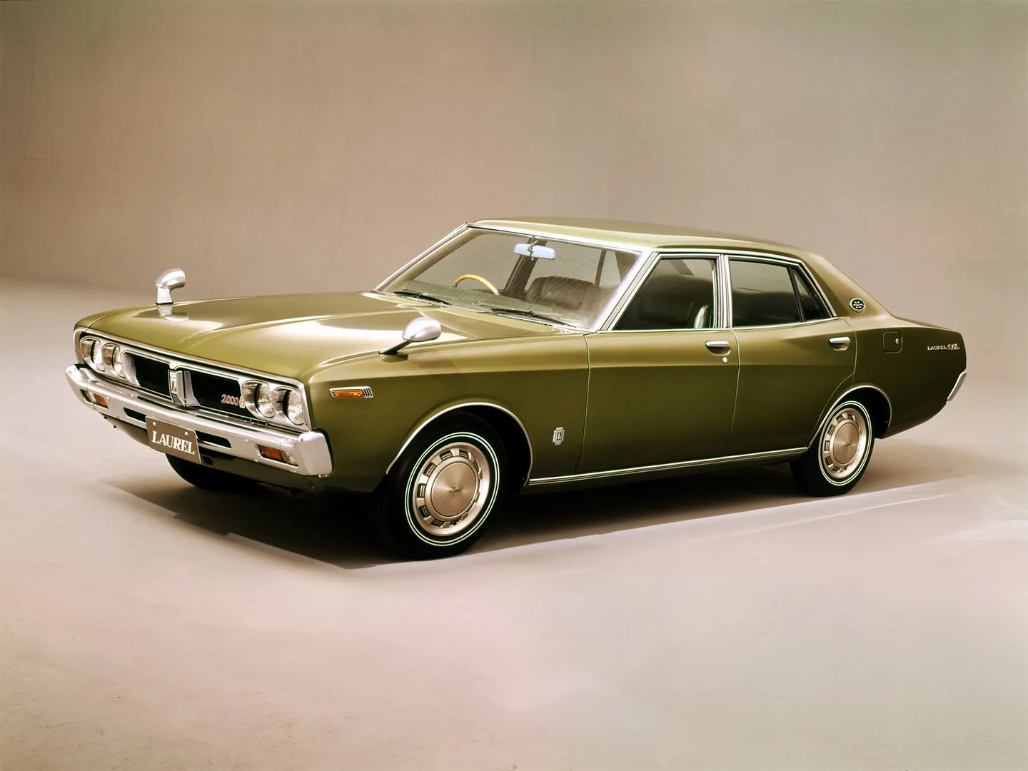 Nissan_Laurel_2_generation__Sedan__3.jpg
