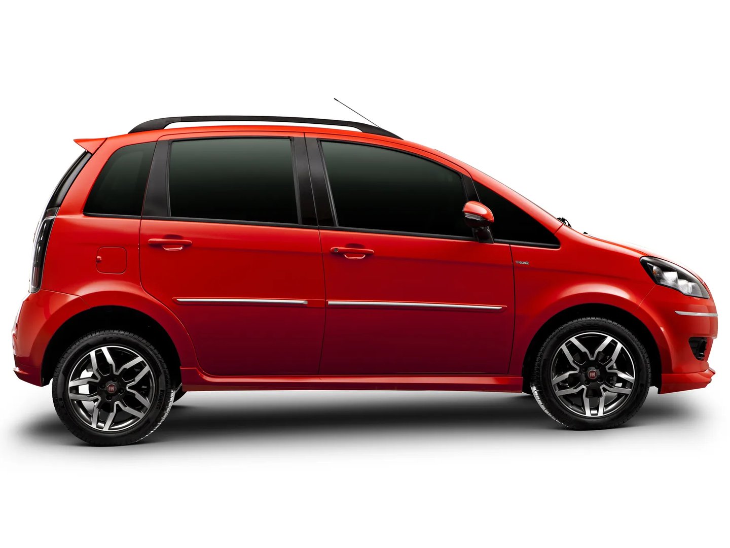Fiat_Idea_1_generation__Mini_5-doors__3.jpg