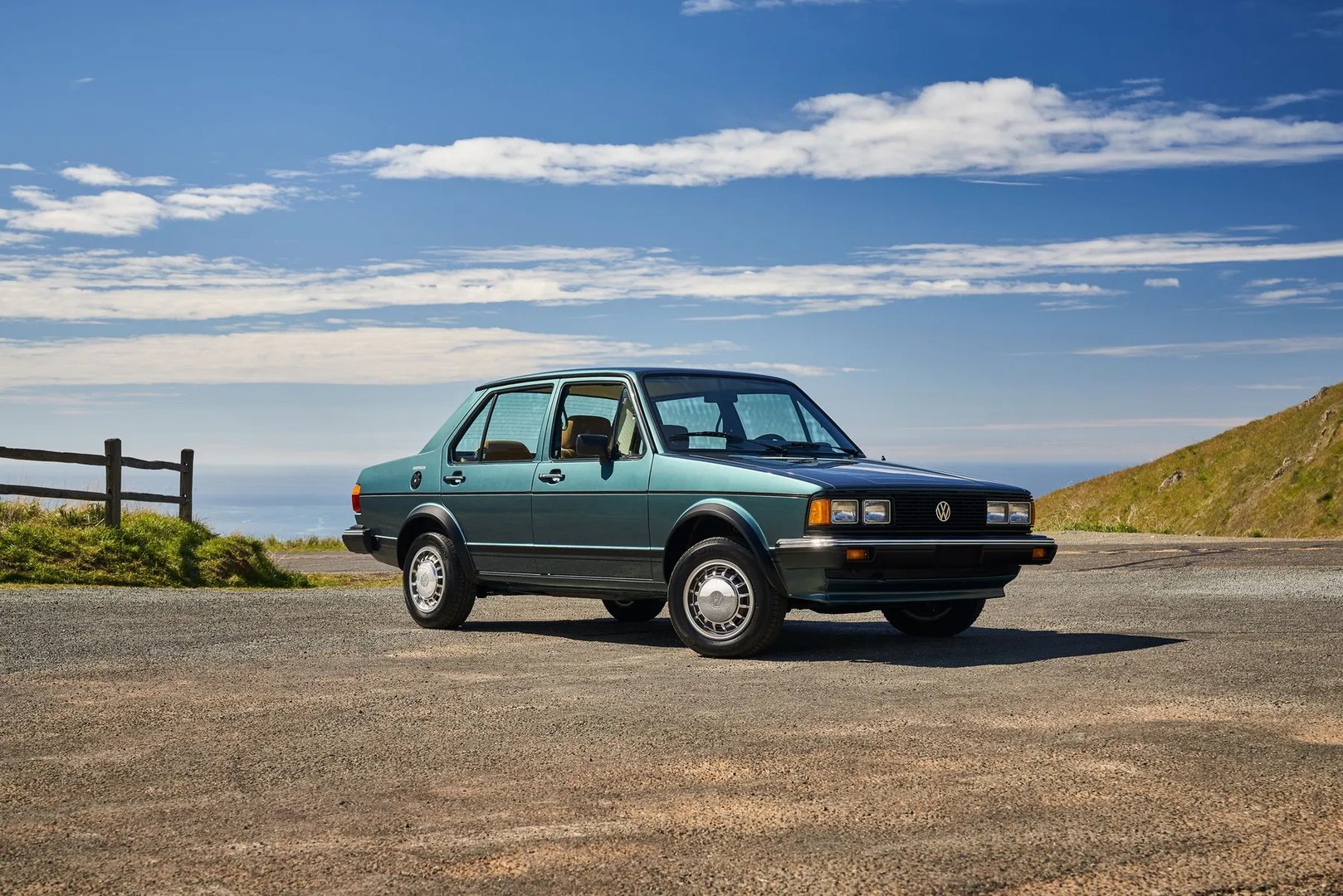 Volkswagen_Jetta_1_generation__Sedan__1.jpg