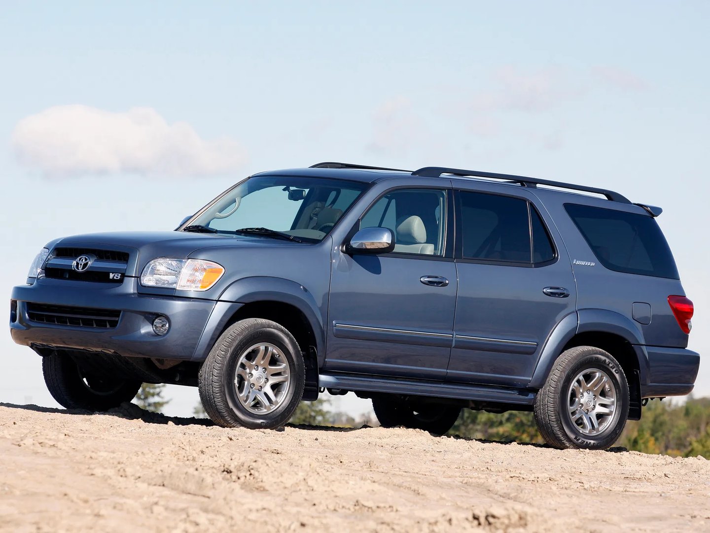 Toyota_Sequoia_1_generation_restyling__SUV_5-doors__5.jpg