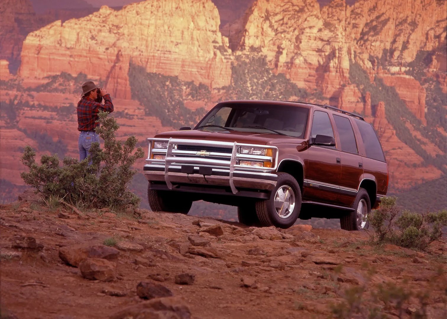 Chevrolet_Tahoe_1_generation__SUV_5-doors__11.jpg