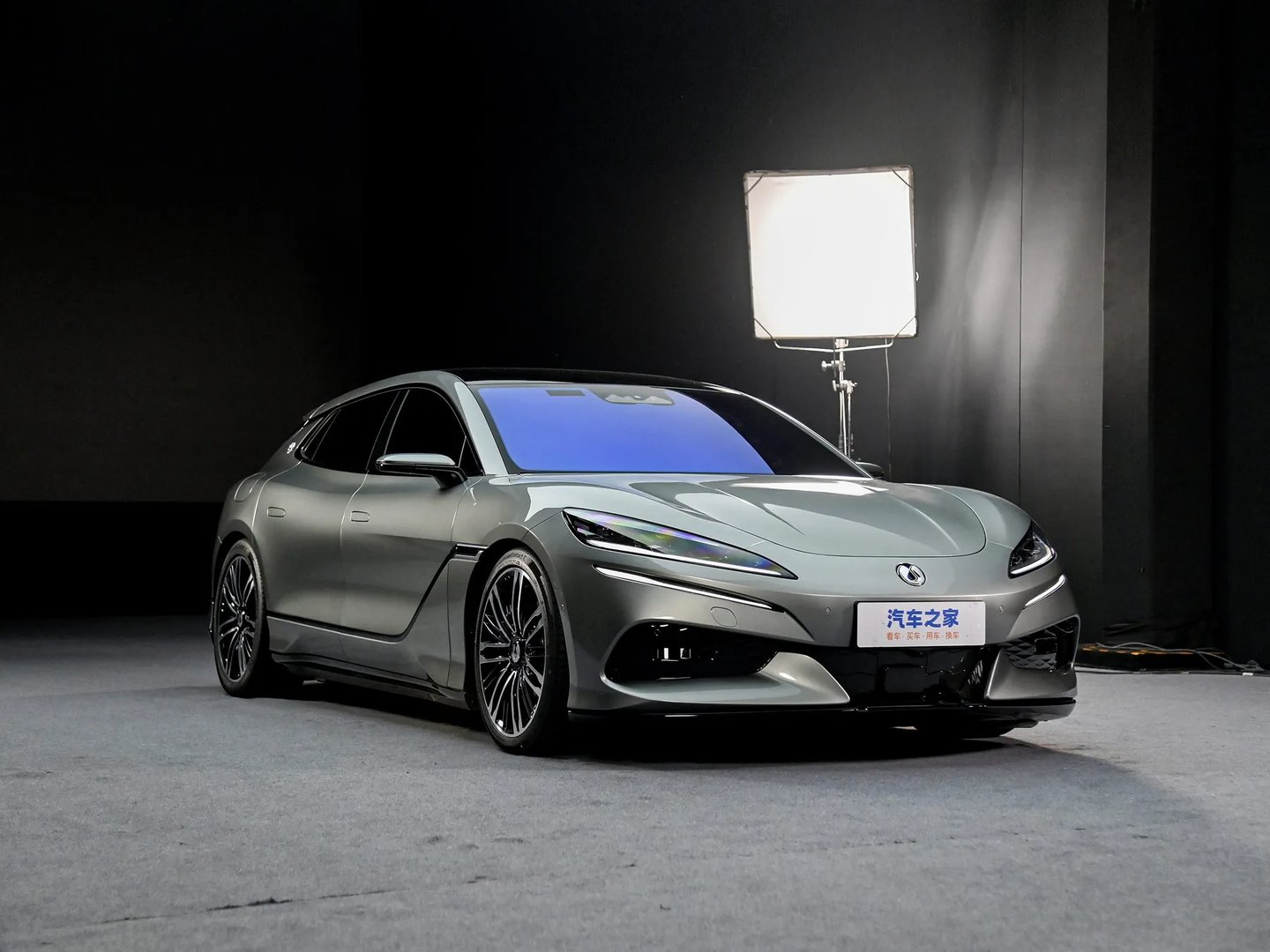 Denza Z9 1 generation