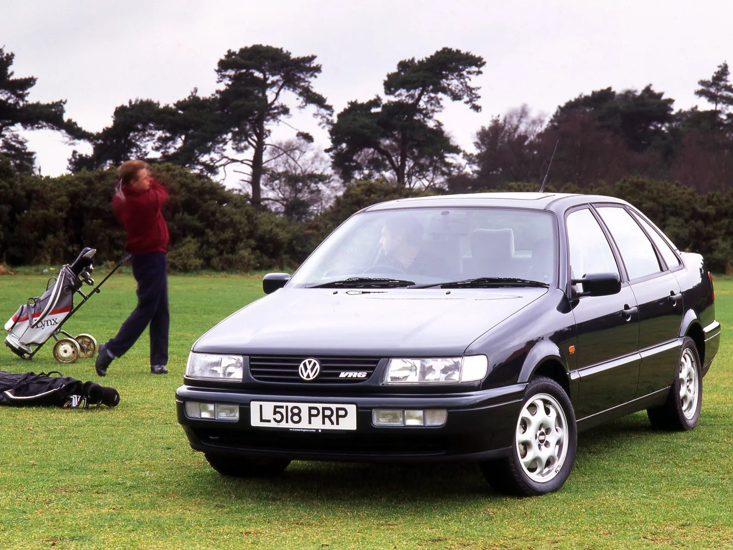 Volkswagen_Passat_4_generation__Sedan__7.jpg