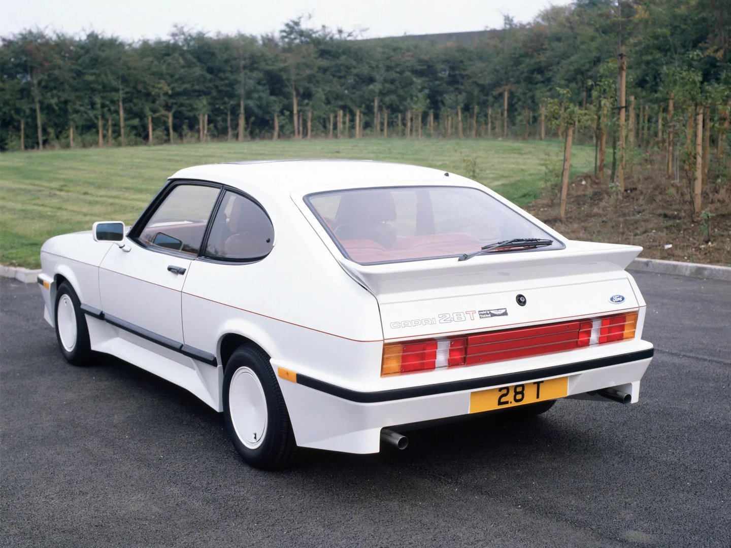 Aston Martin_Tickford_Capri_1_generation__Coupe__2.jpg
