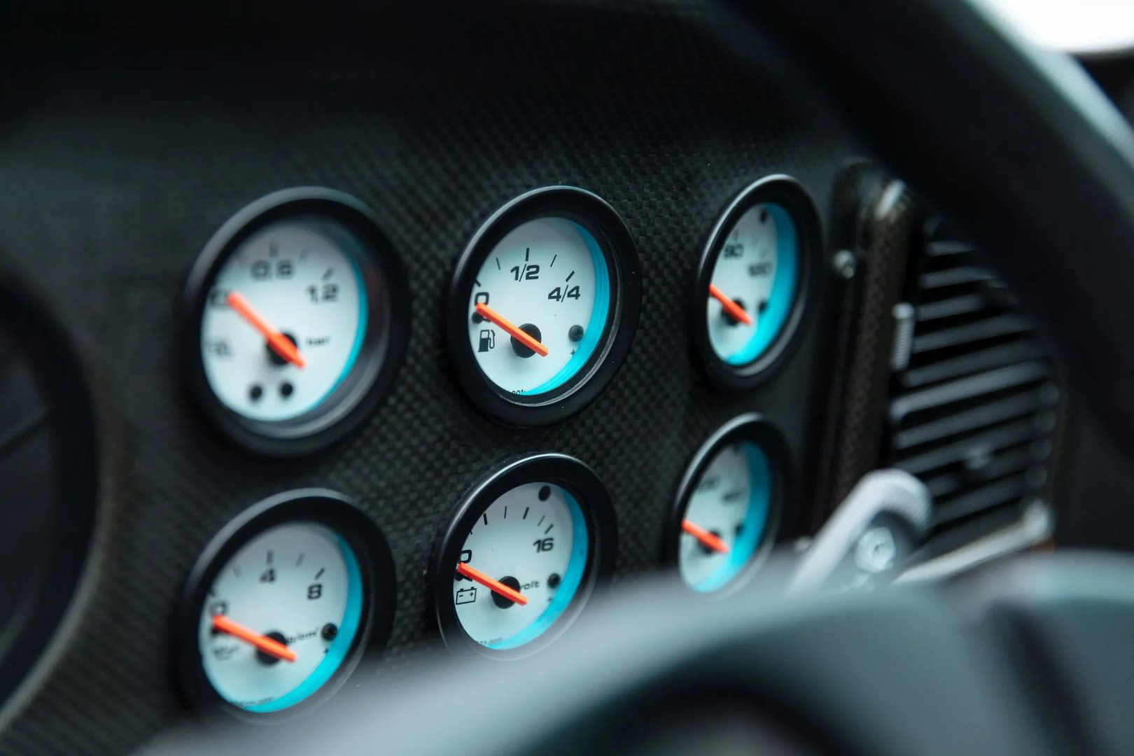 Lancia_Hyena_1_generation__Coupe__12.jpg