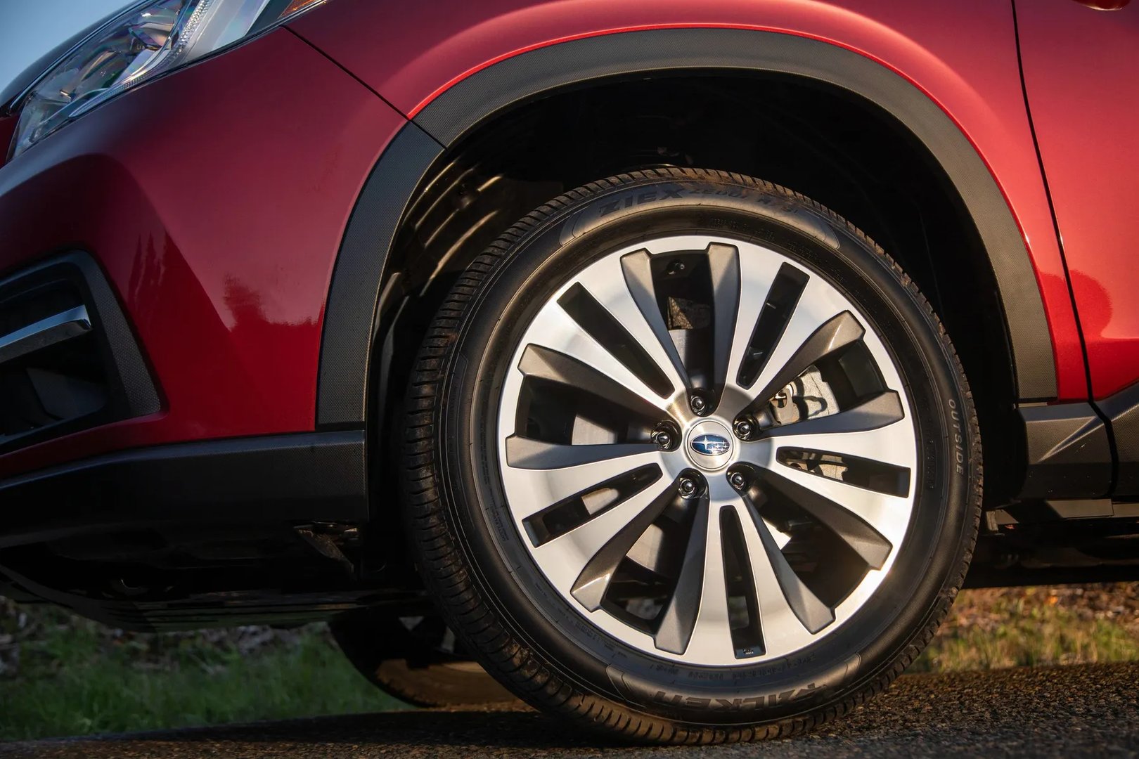 Subaru_Evoltis_1_generation__SUV_5-doors__13.jpg