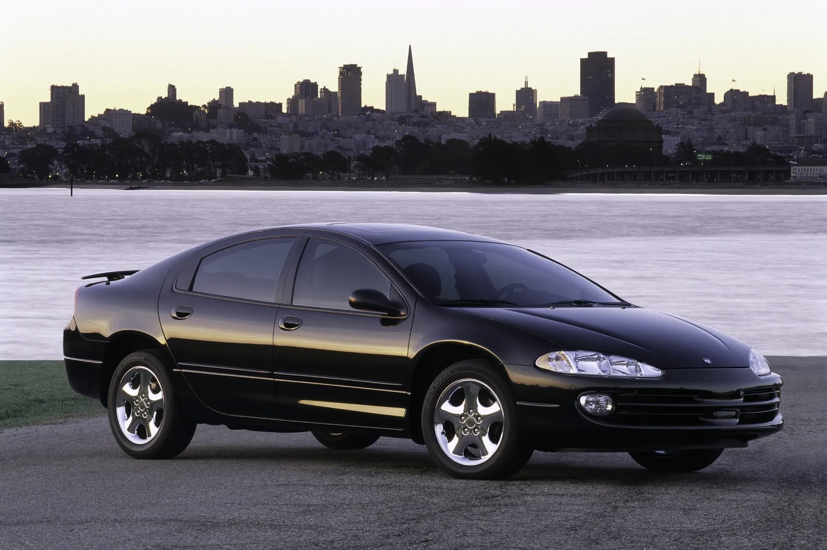 Chrysler_Intrepid_2_generation__Sedan__3.jpg