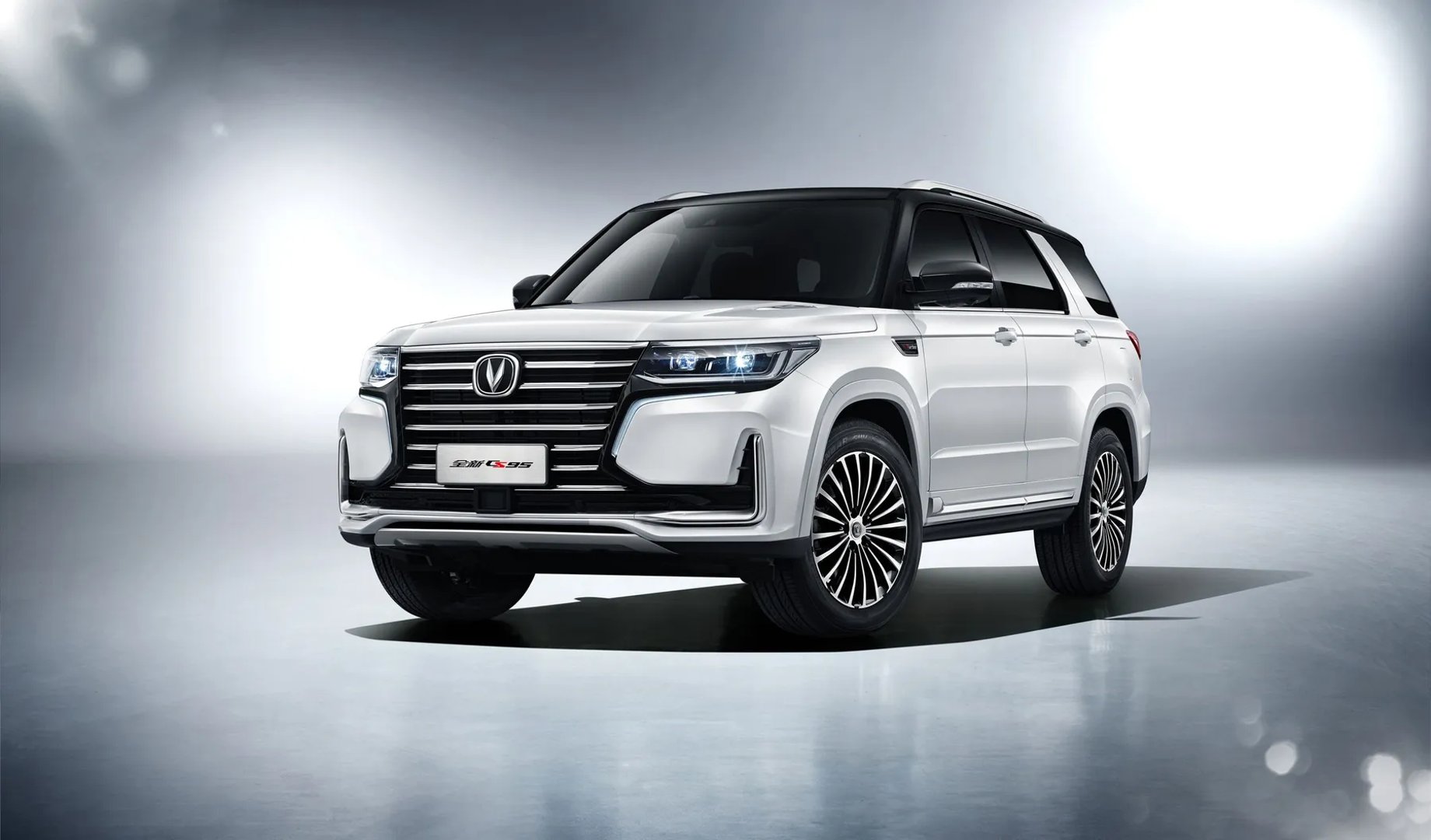 Changan_CS95_1_generation_restyling__SUV_5-doors__1.jpg