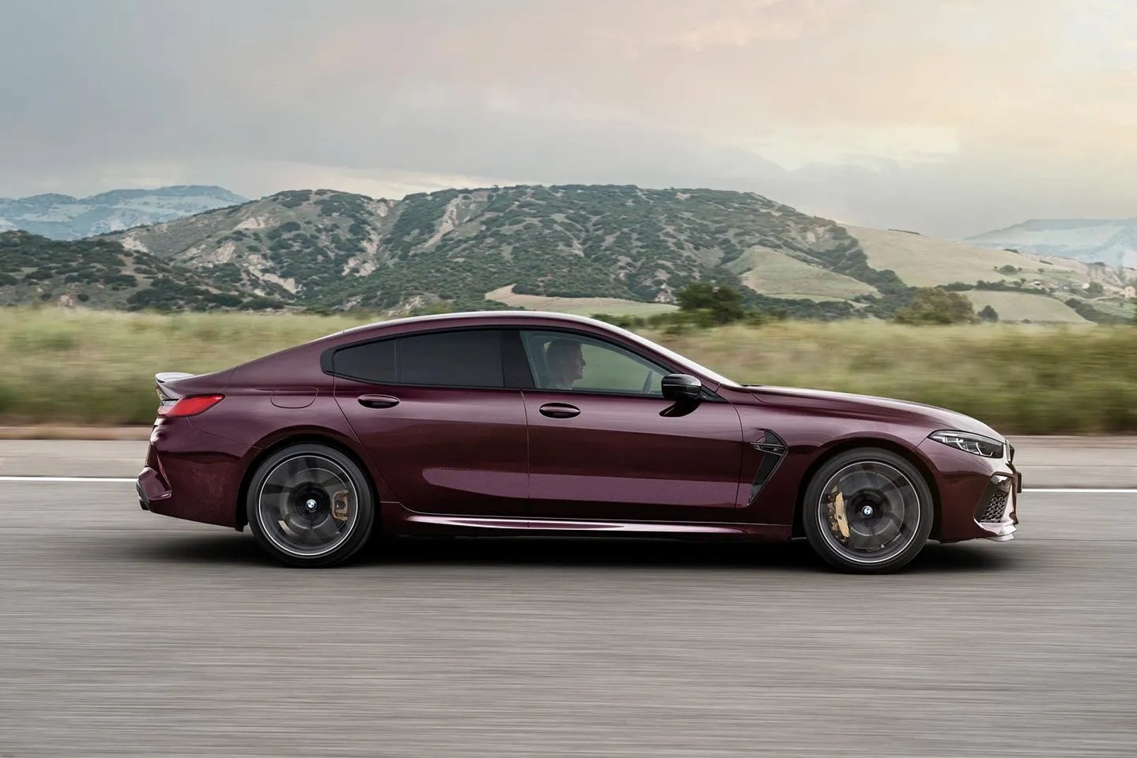 BMW_M8_1_generation__Sedan__1.jpg