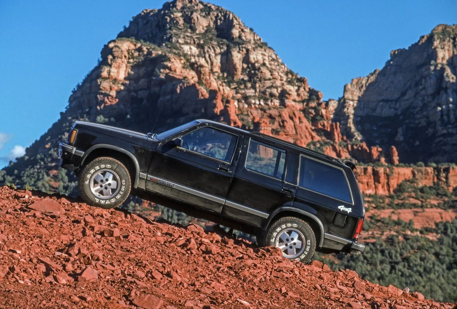 GMC_Jimmy_1_generation__SUV_5-doors__9.jpg
