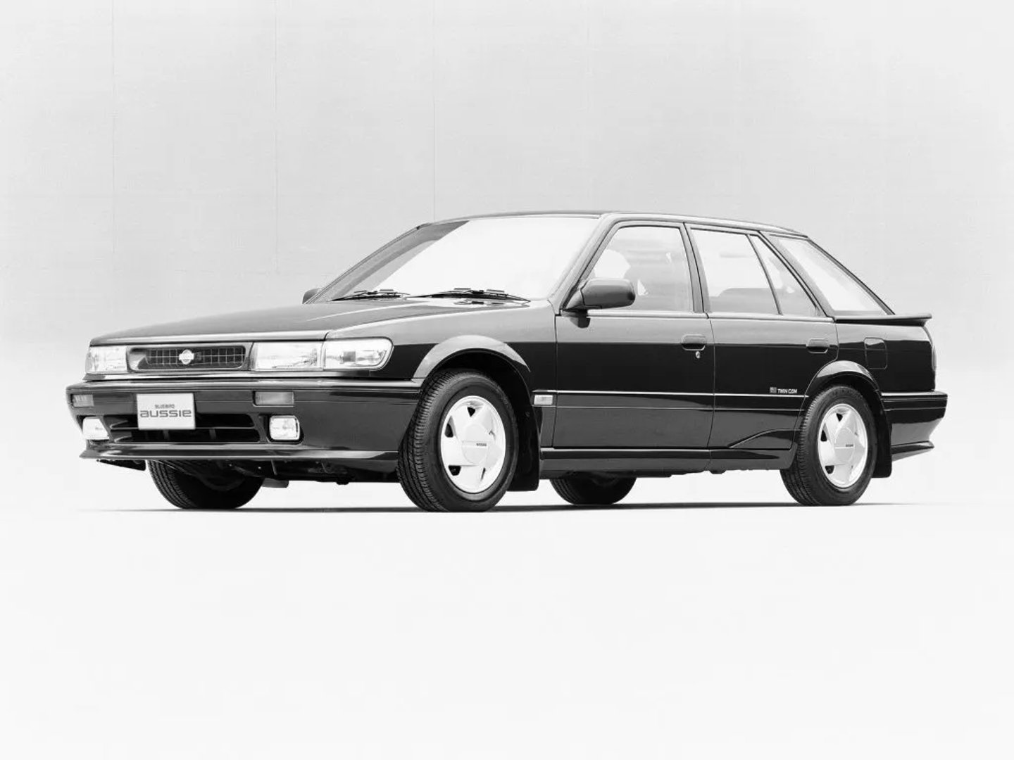 Nissan_Bluebird_9_generation__Hatchback_5-door__2.jpg