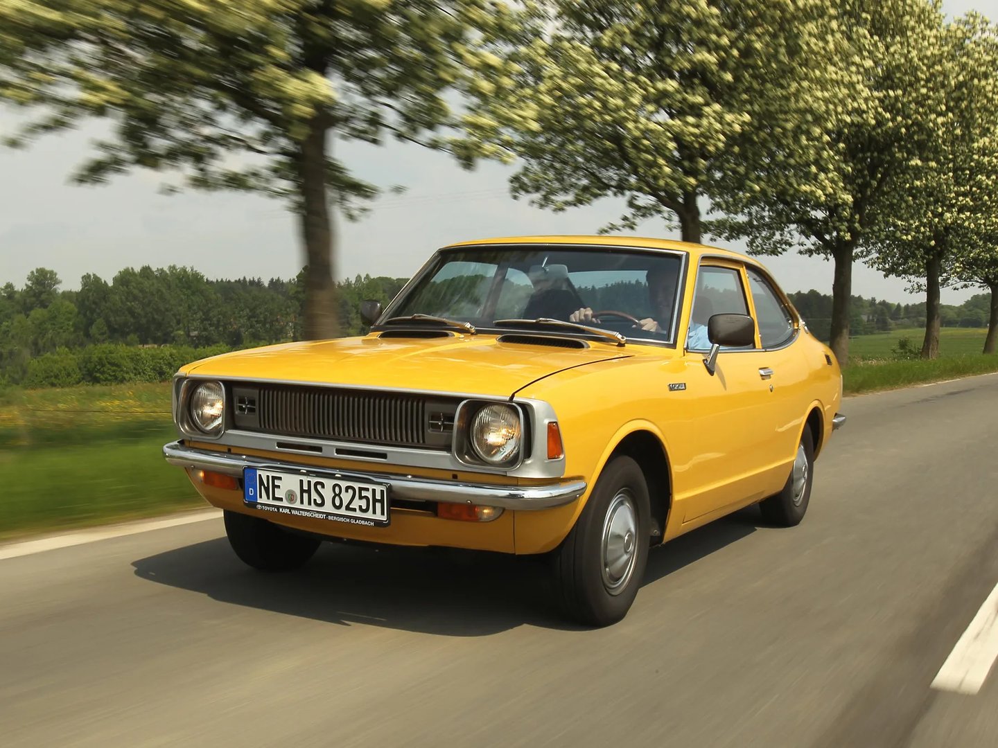 Toyota_Corolla_2_generation__Coupe__4.jpg