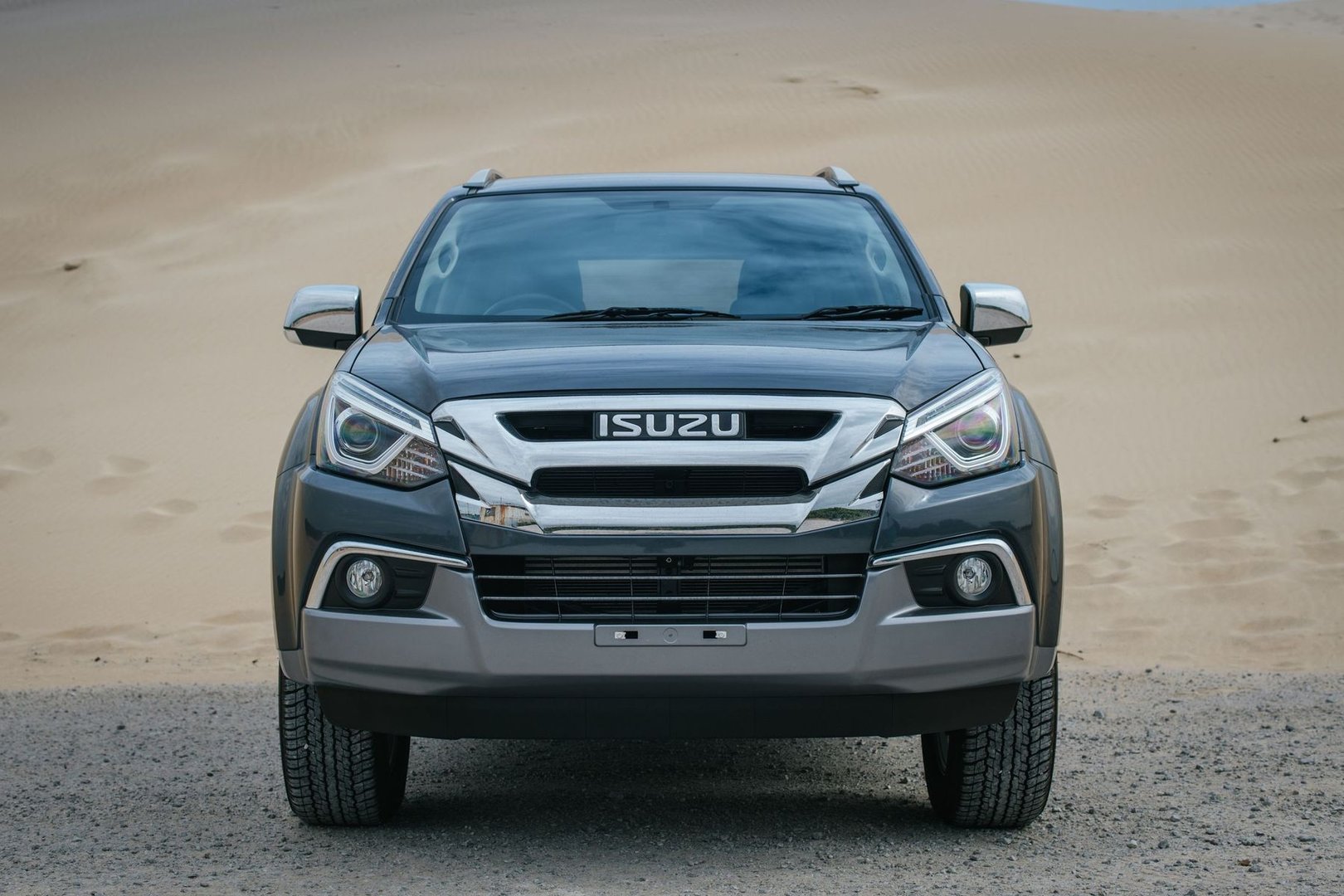 isuzu_MU-X_1_generation_restyling__SUV_5-doors__2.jpg