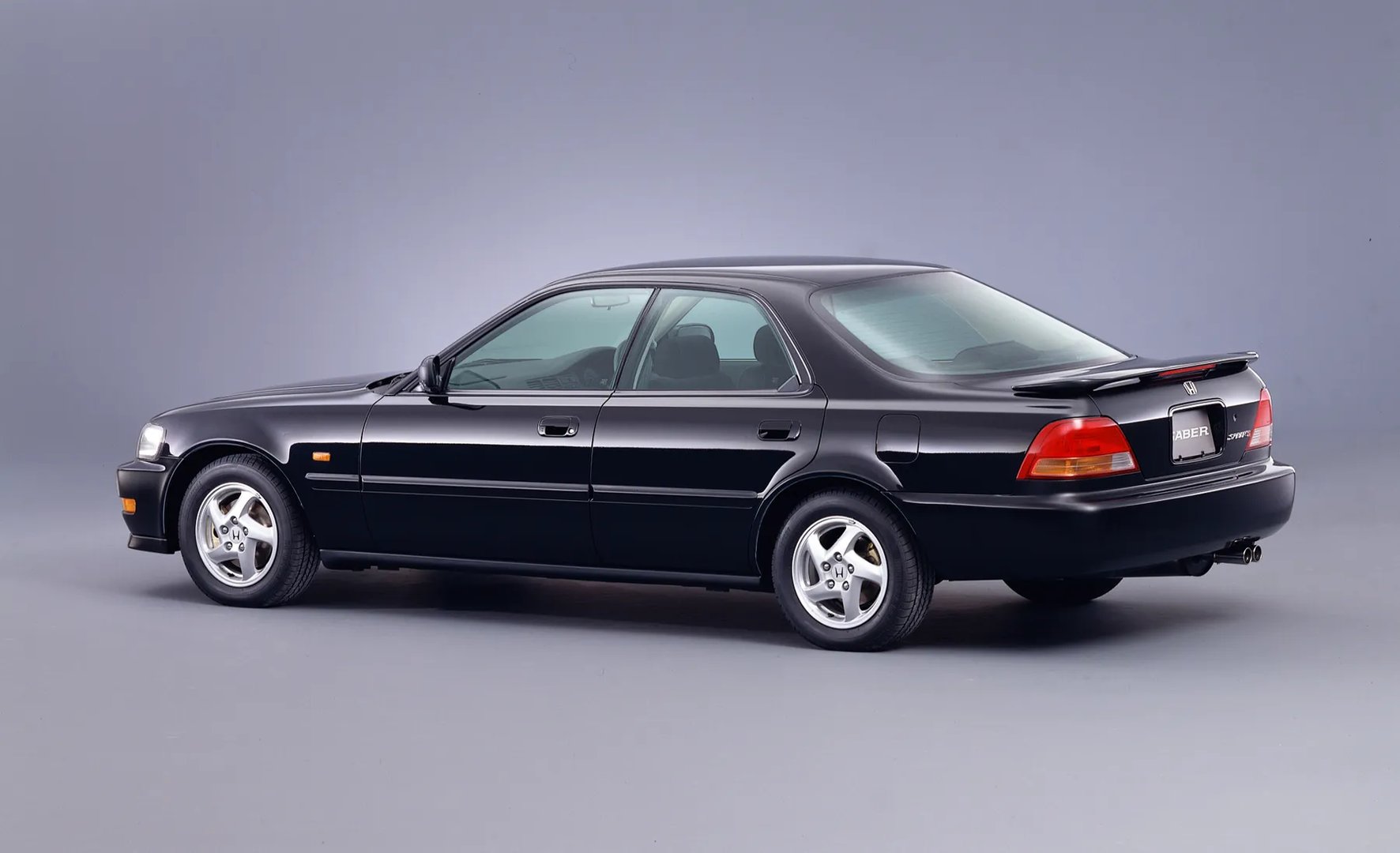 Honda_Saber_1_generation__Sedan__1.jpg