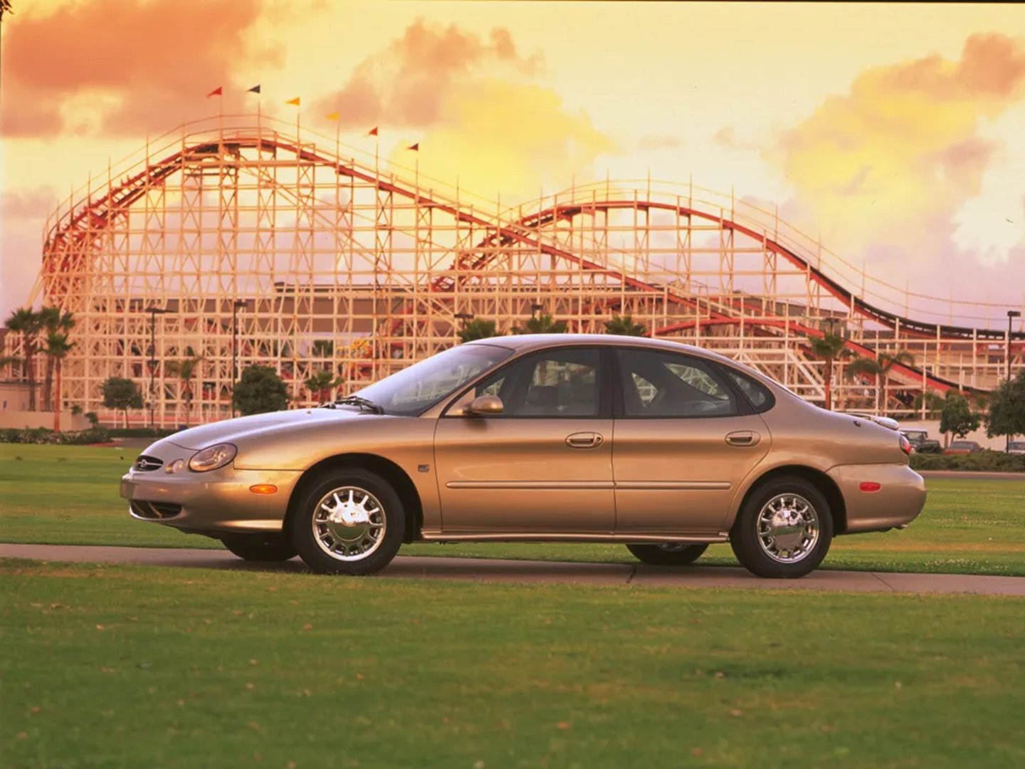 Ford_Taurus_3_generation__Sedan__5.jpg