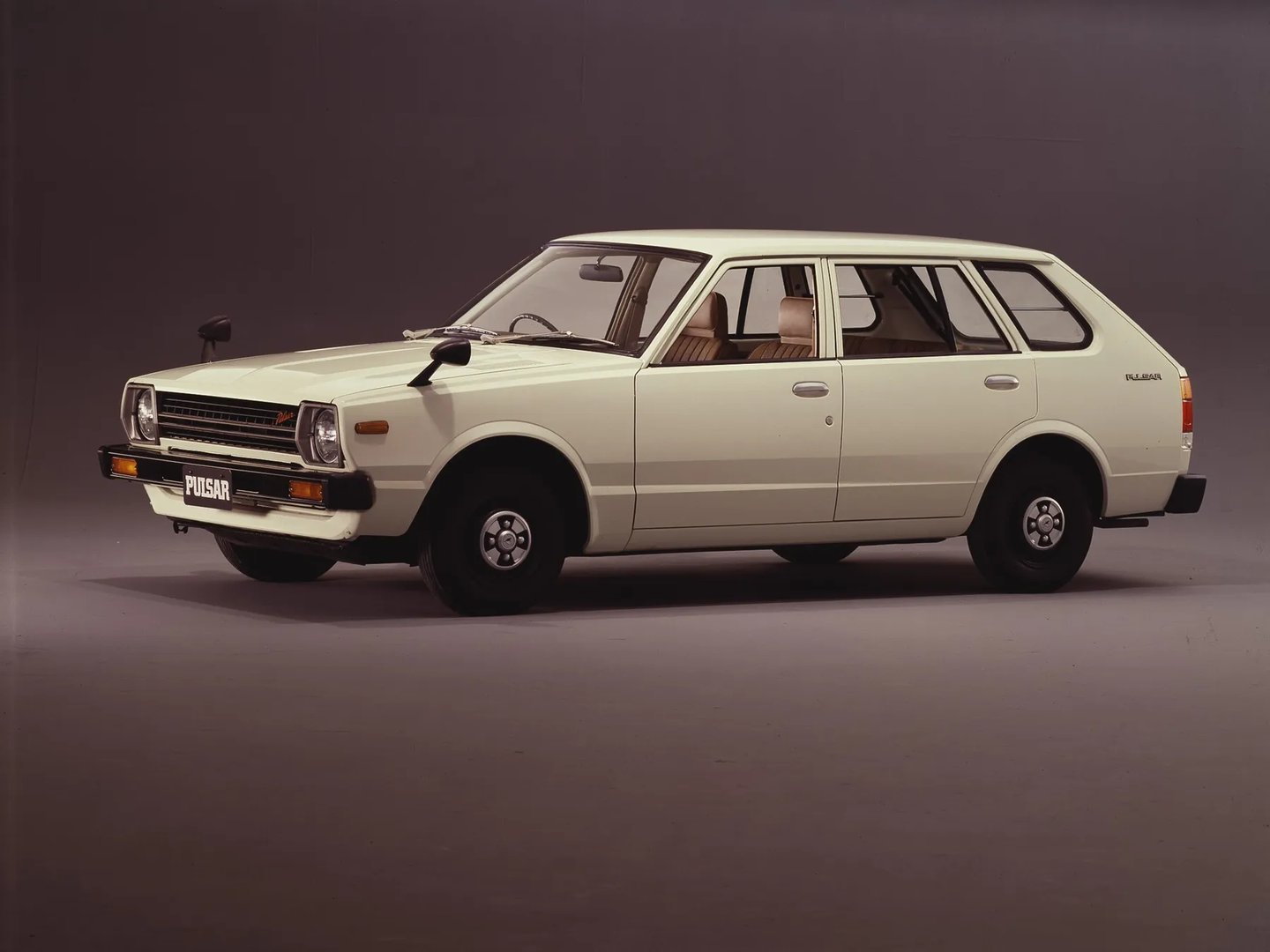 Nissan_Cherry_3_generation__Estate_5-door__5.jpg