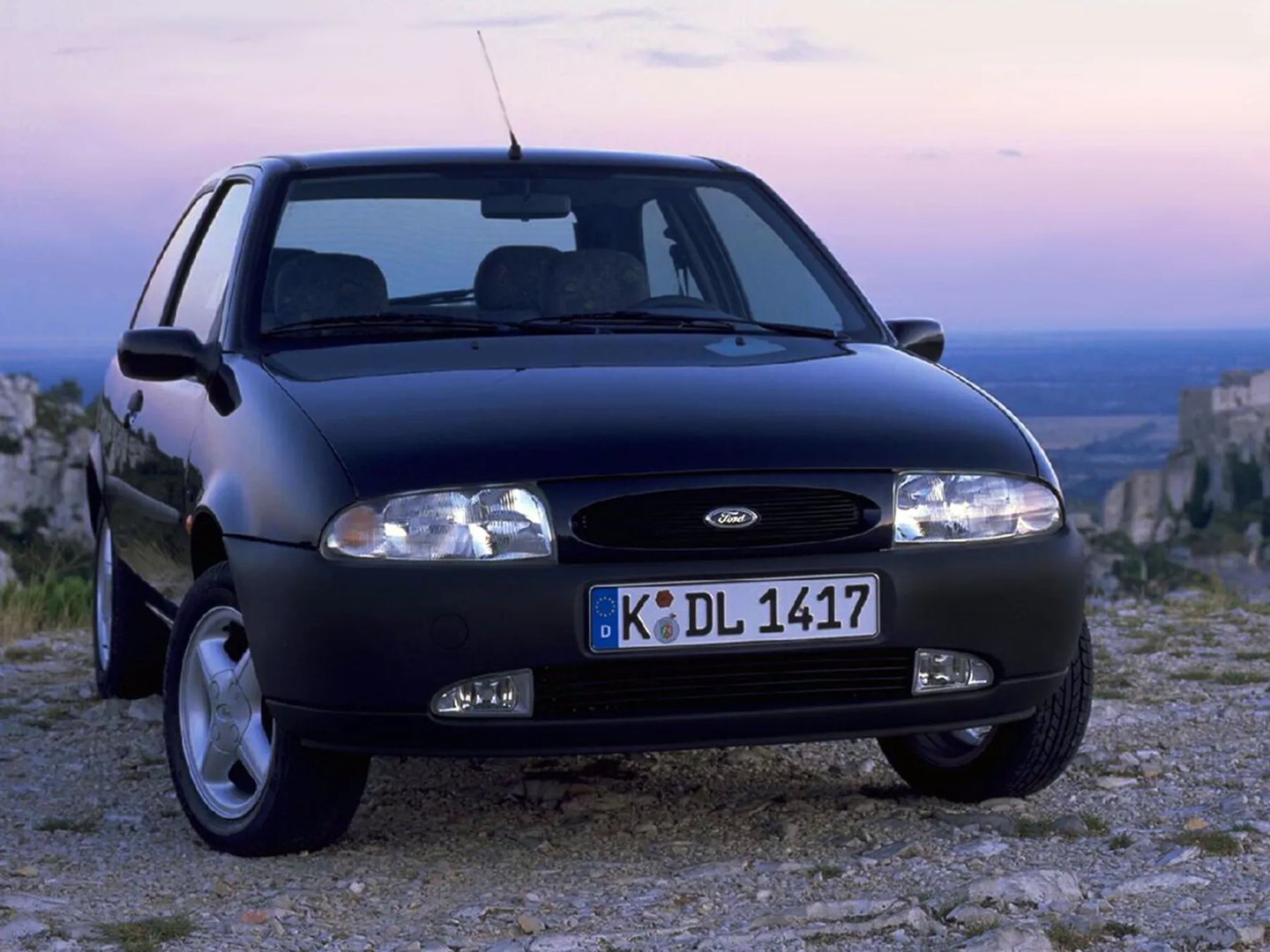 Ford_Fiesta_4_generation__Mini_3-doors__3.jpg