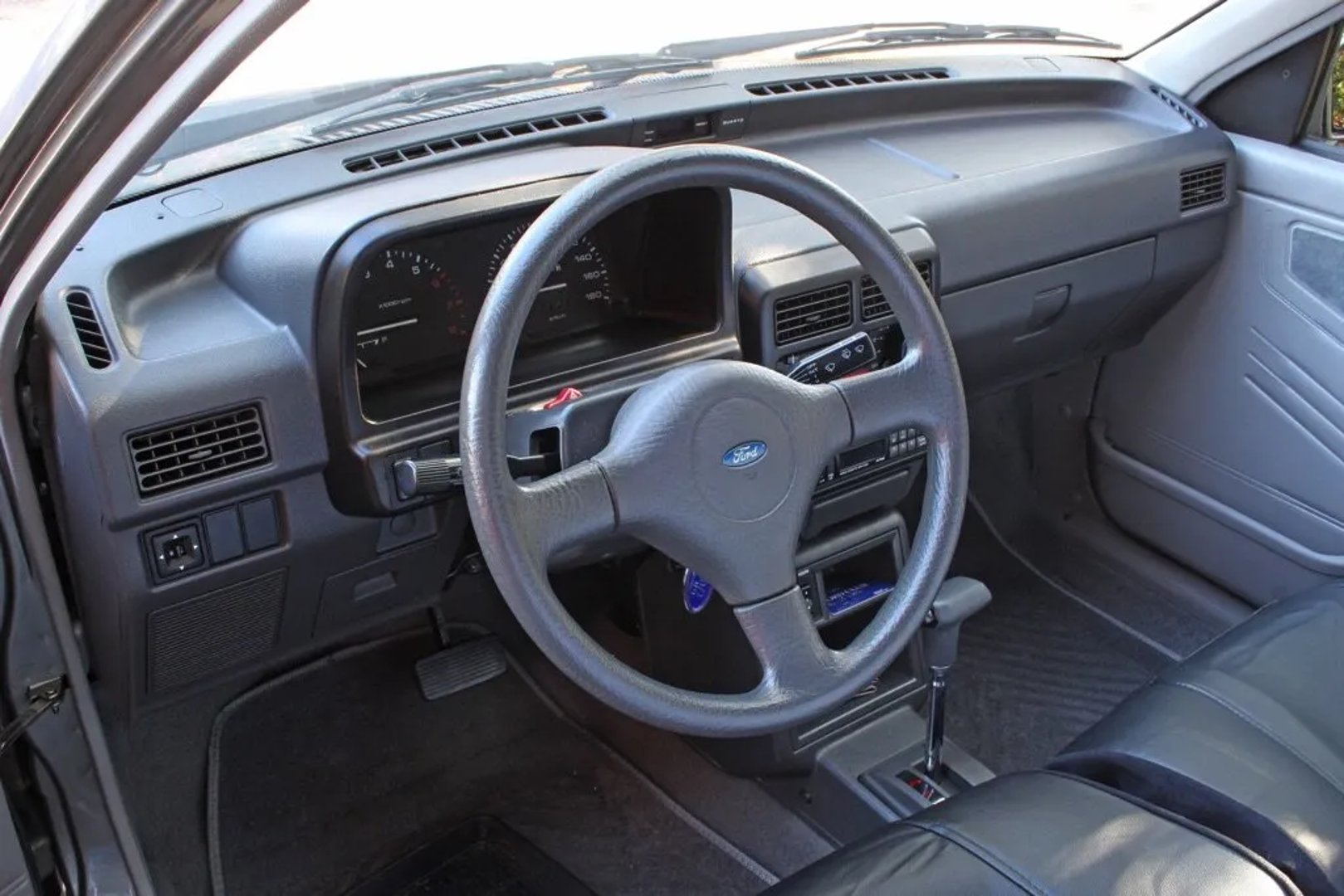 Ford_Festiva_1_generation__Mini_5-doors__3.jpg