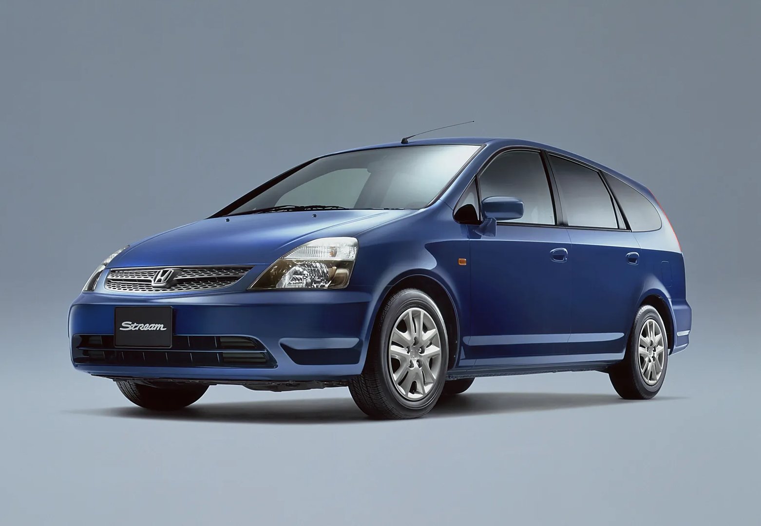 Honda_Stream_1_generation__Compact_Van__7.jpg