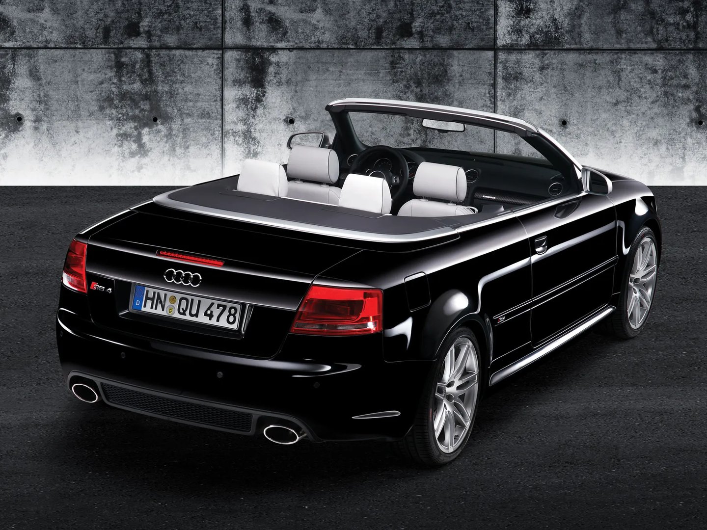 Audi_RS4_2_generation__Cabrio__13.jpg