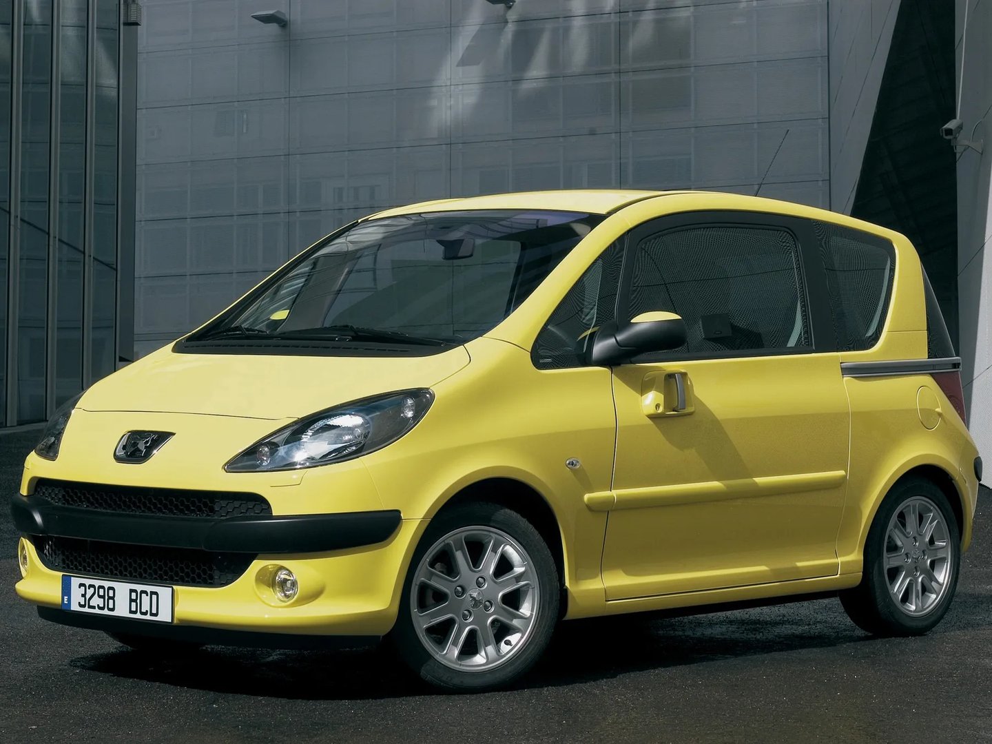 Peugeot_1007_1_generation__Hatchback_3-door__8.jpg