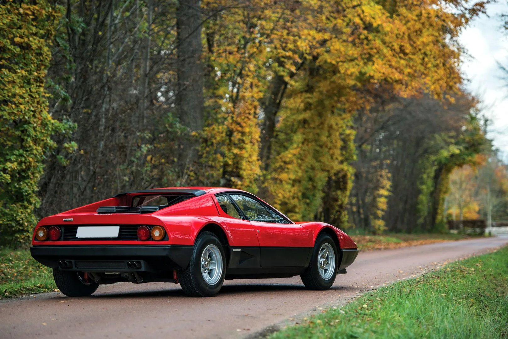 Ferrari_512_BB_1_generation__Coupe__1.jpg