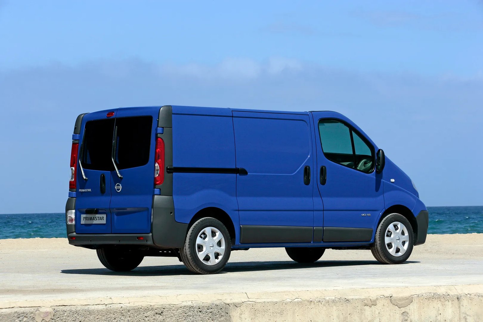 Nissan_Primastar_1_generation_restyling__Van__1.jpg