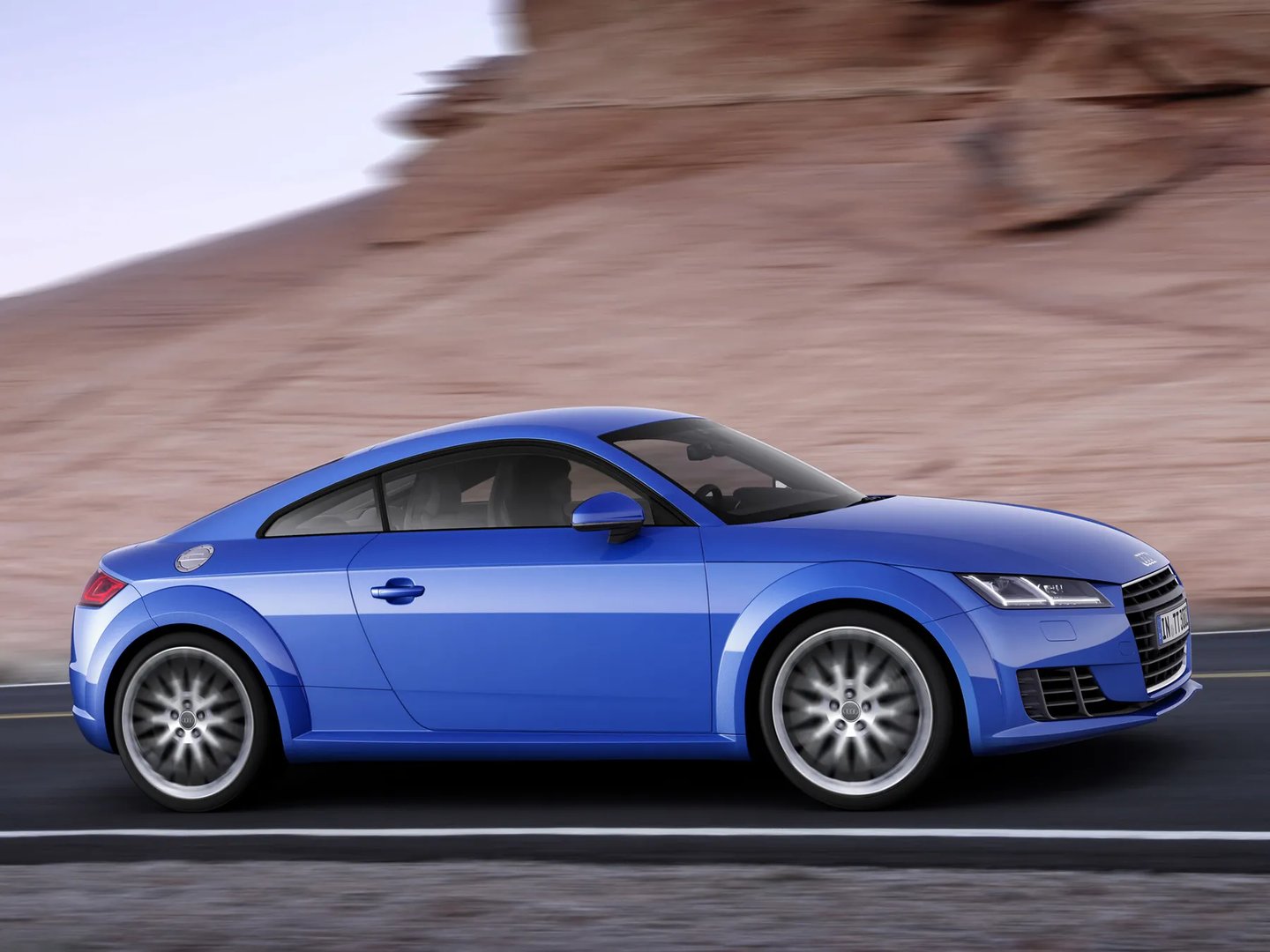 Audi_TT_3_generation__Coupe__4.jpg