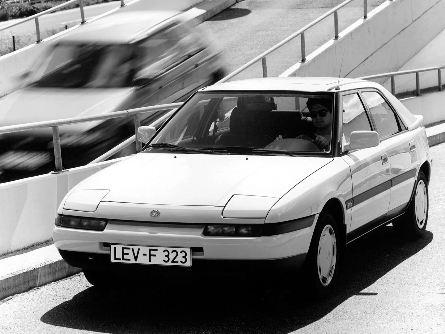 Mazda_323_Lantis_4_generation__Hatchback_5-door__3.jpg