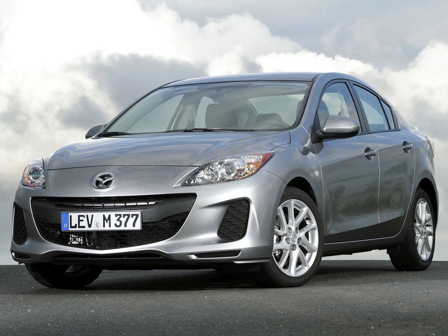 Mazda 3 2 generation, restyling  Sedan