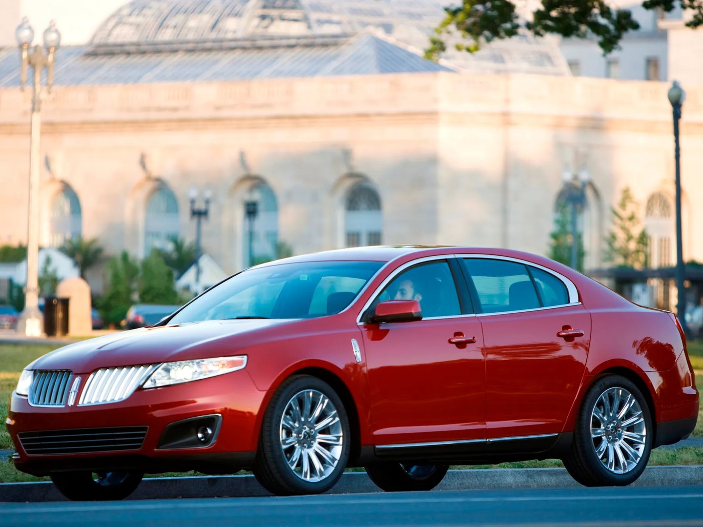 Lincoln_MKS_1_generation__Sedan__7.jpg