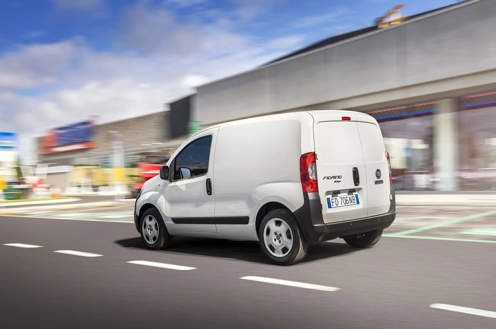 Fiat_Fiorino_3_generation_restyling_1__Van__3.jpg