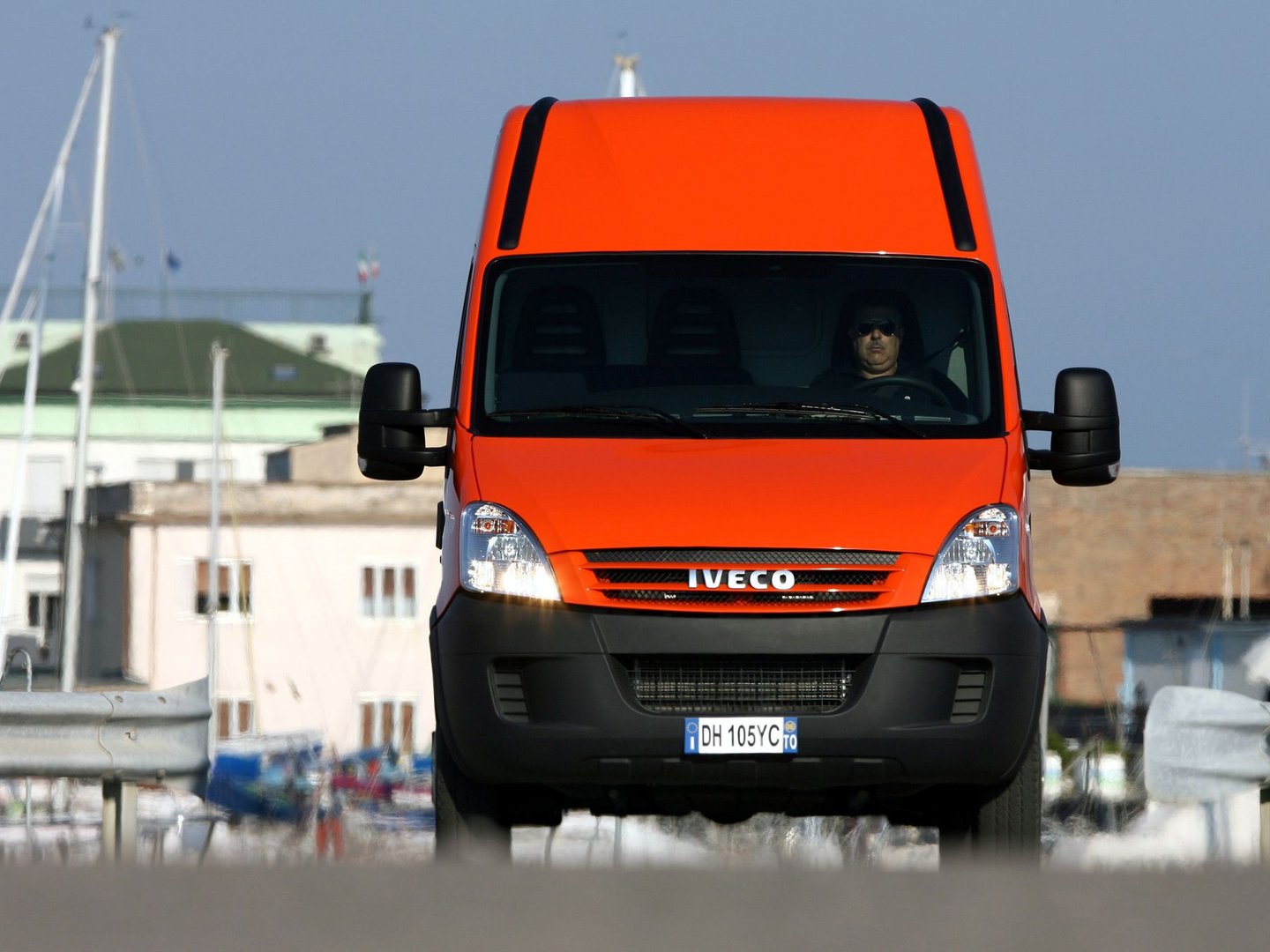 iveco_Daily_2_generation_restyling_1__Van__18.jpg