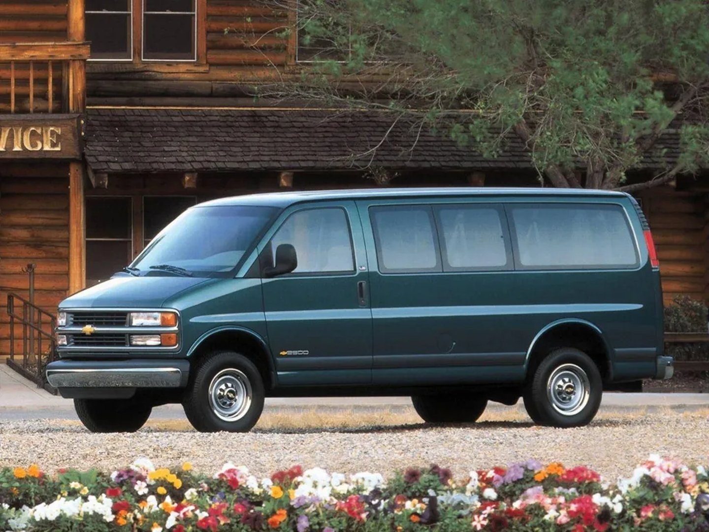 Chevrolet_Express_1_generation__Minivan__5.jpg