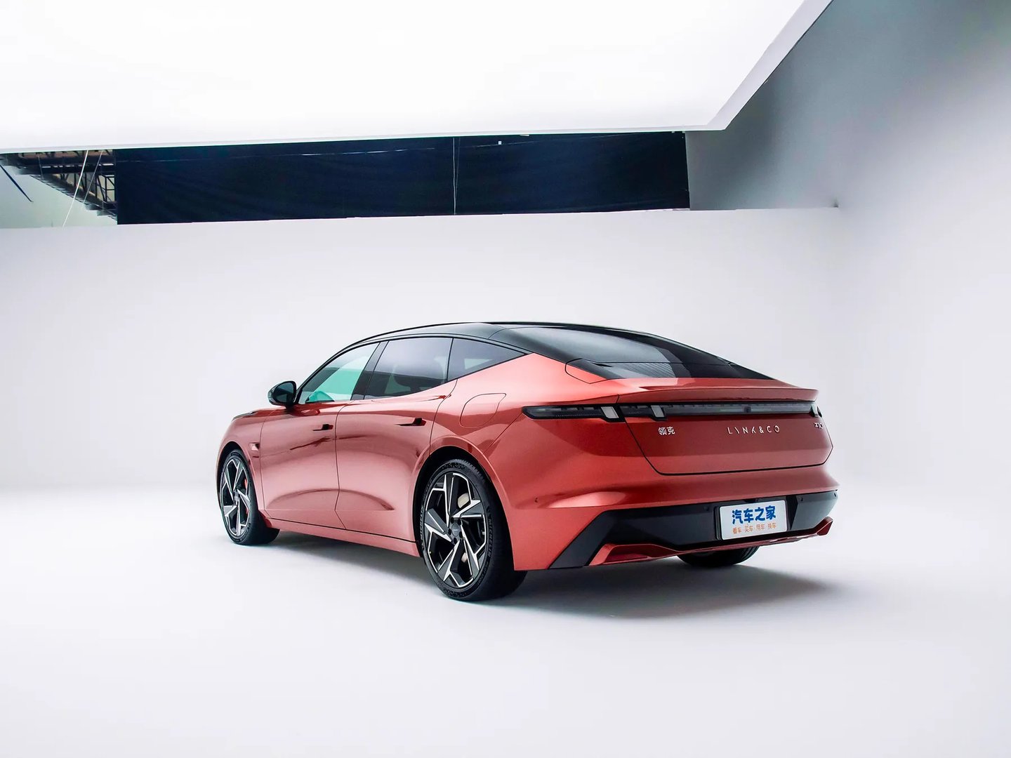 lynkco_Z10_1_generation__Sedan__3.jpg
