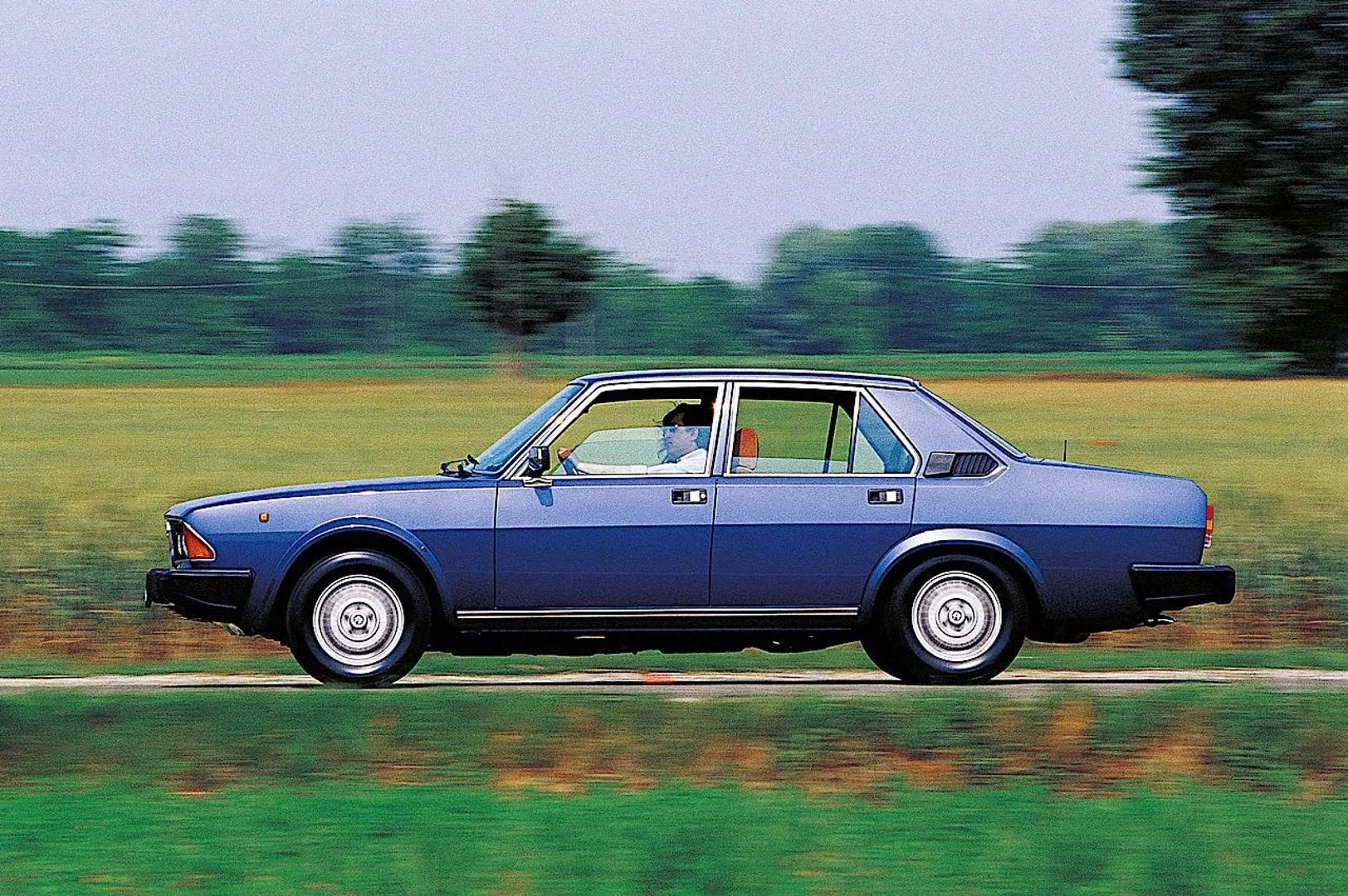 Alfa Romeo_6_1_generation__Sedan__1.jpg