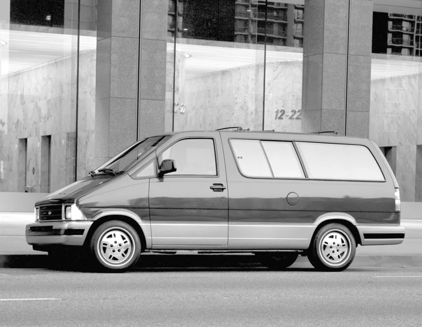 Ford_Aerostar_1_generation__Minivan__8.jpg