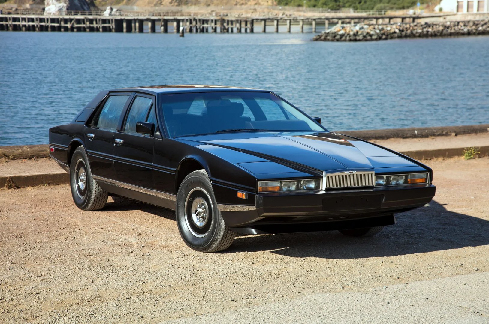 Aston Martin Lagonda 1 generation  Sedan