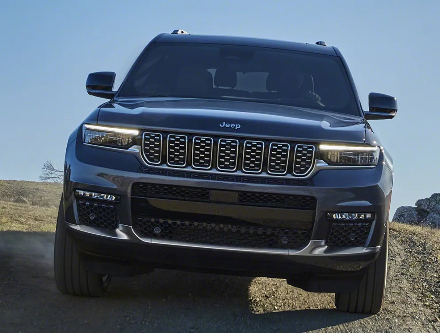 Jeep_Grand_Cherokee_5_generation__SUV_5-doors__10.jpg