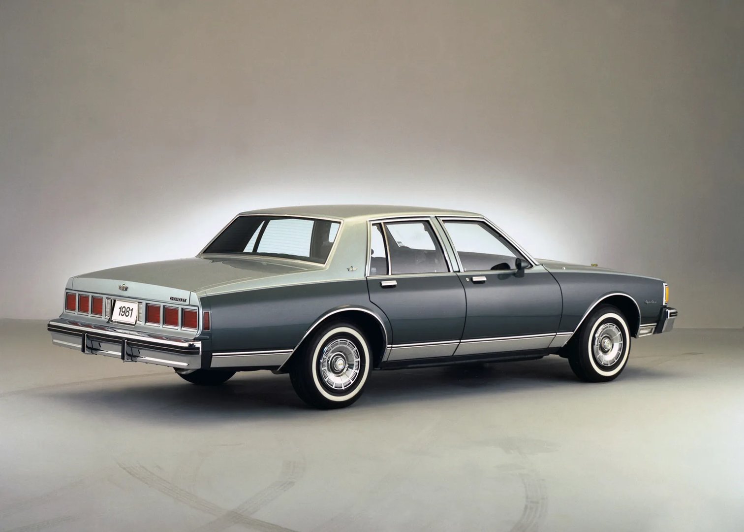 Chevrolet_Caprice_3_generation__Sedan__8.jpg