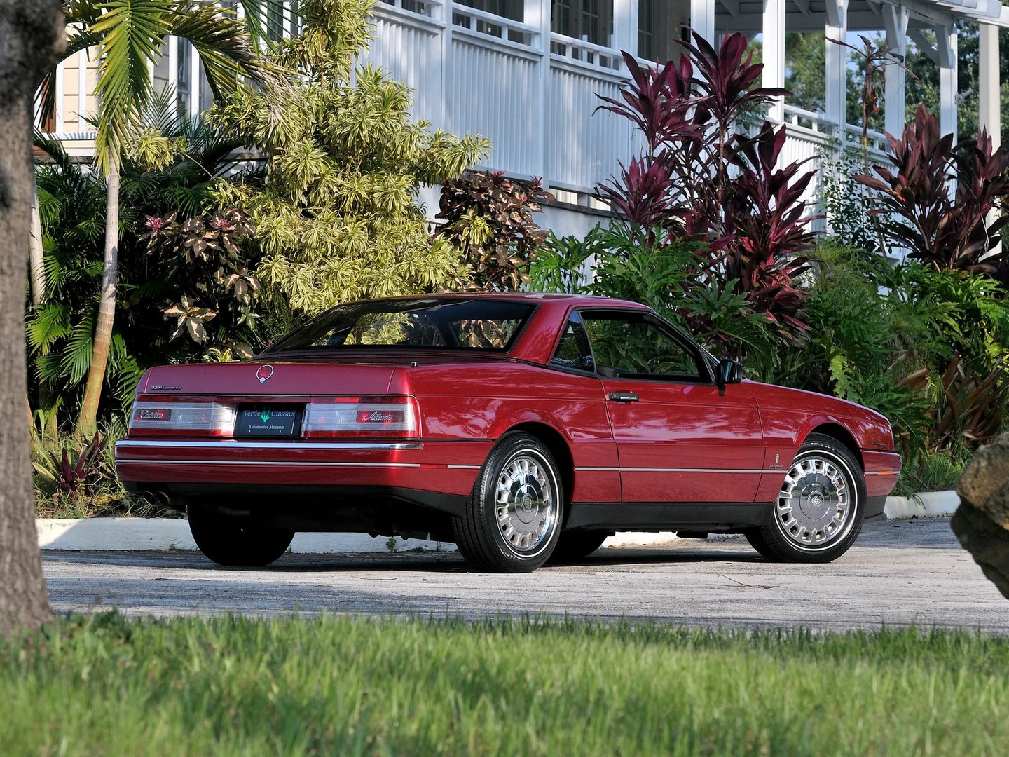 Cadillac_Allante_1_generation__Cabrio__3.jpg