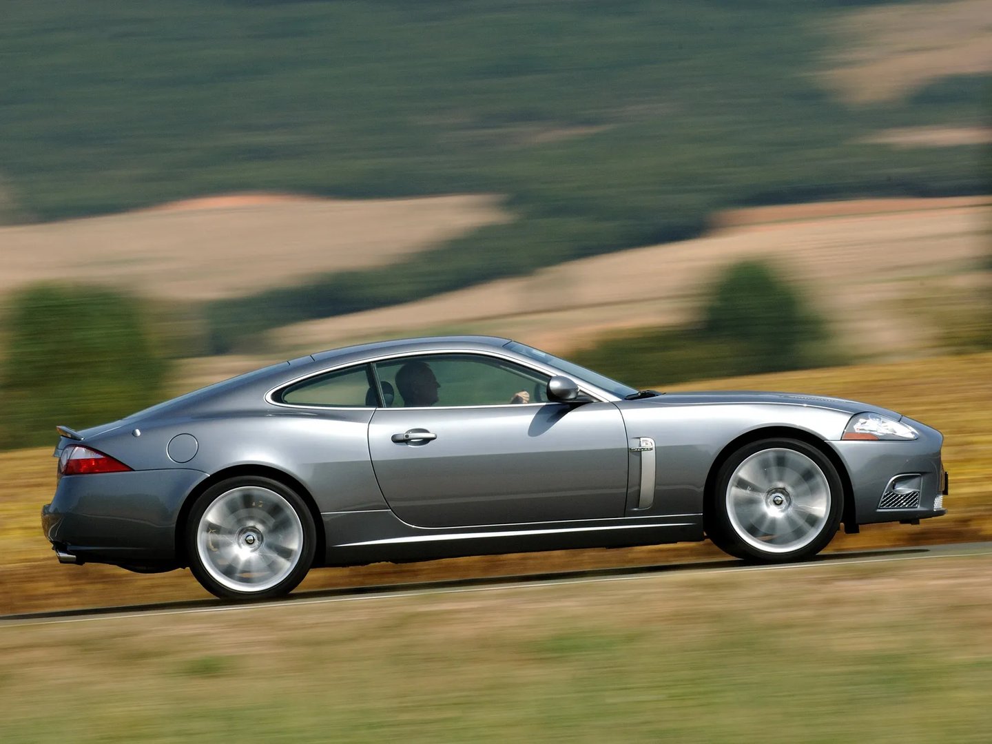 Jaguar_XKR_2_generation__Coupe__13.jpg