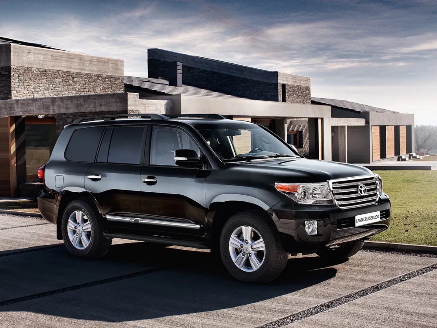 Toyota_LC_11_generation_restyling__SUV_5-doors__12.jpg