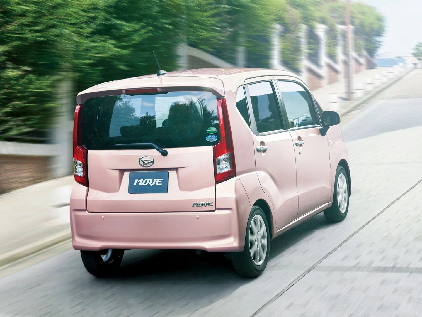 Daihatsu_Move_6_generation__Microvan__4.jpg