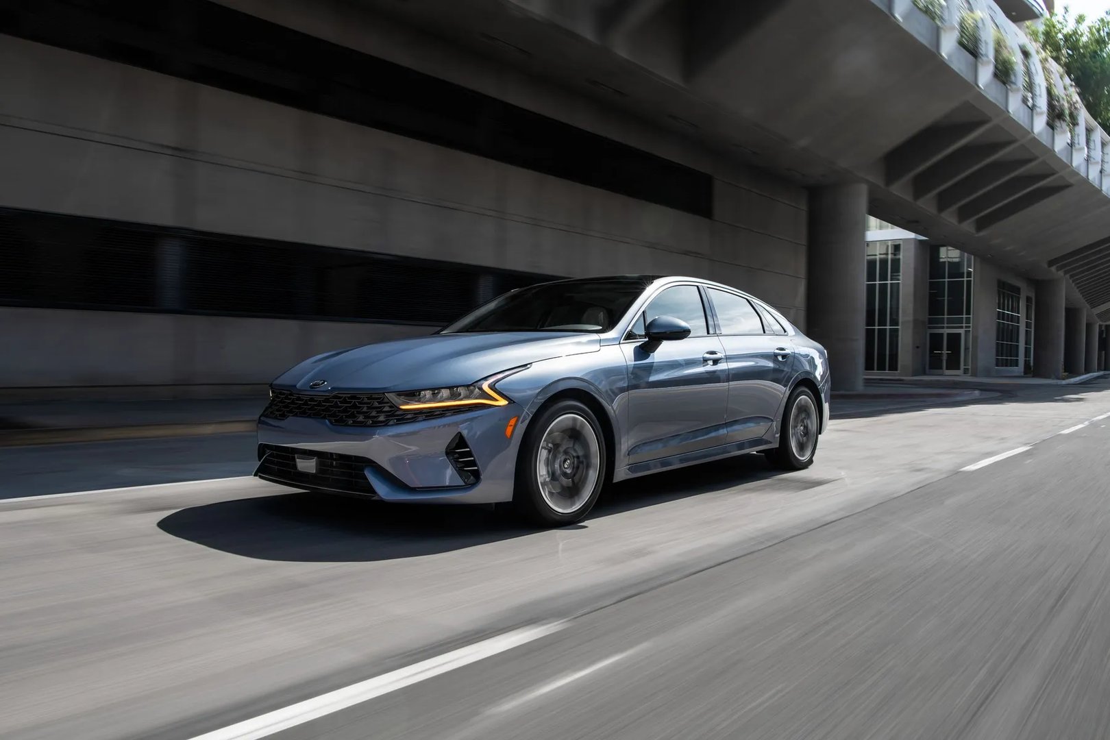 Kia_K5_3_generation__Sedan__9.jpg