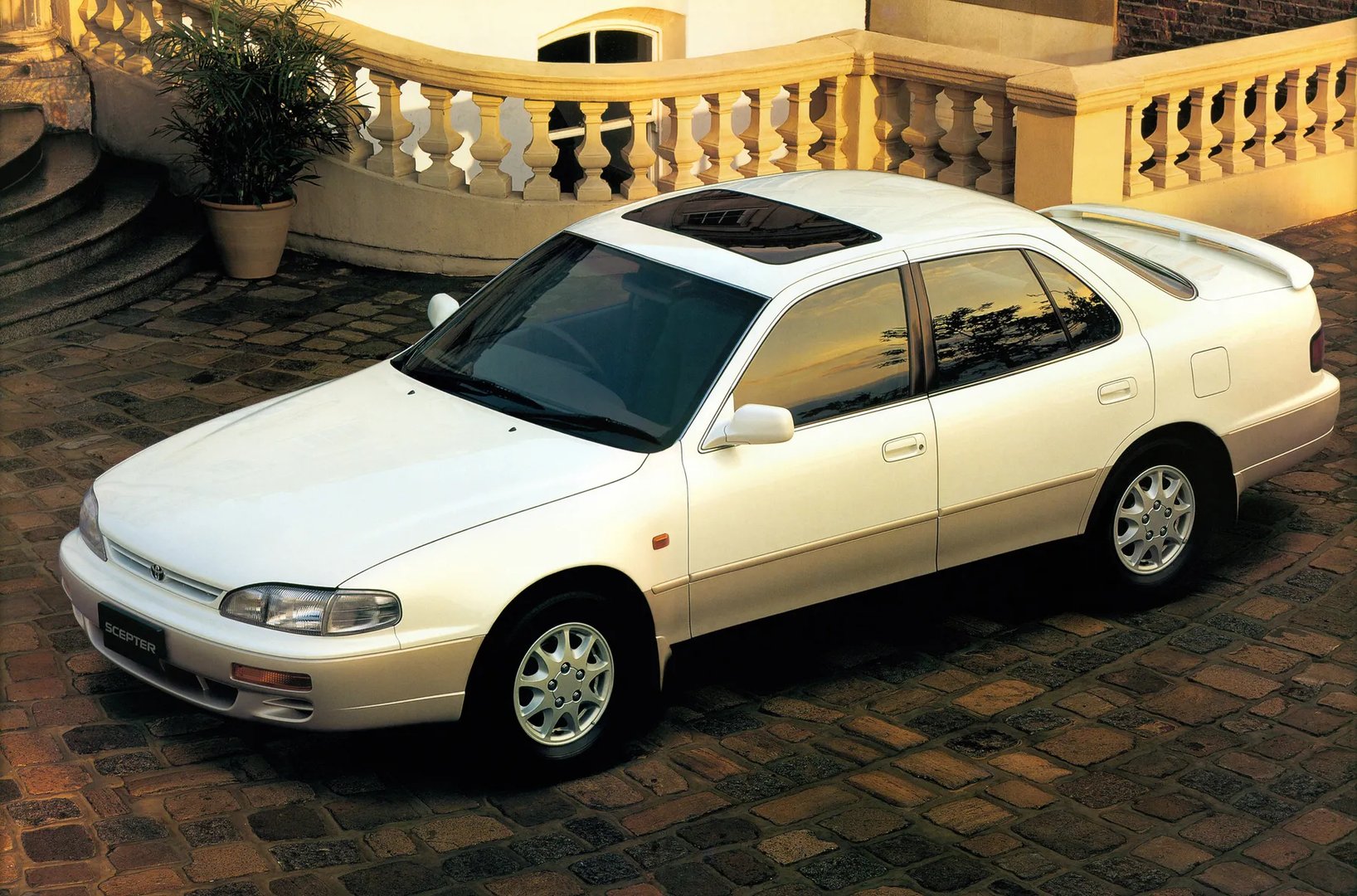 Toyota_Scepter_1_generation__Sedan__2.jpg