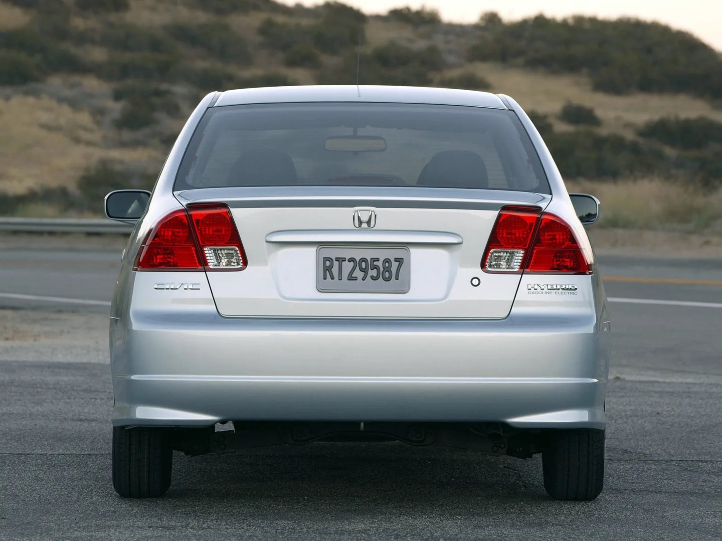 Honda_Civic_(USA)_7_generation_restyling__Sedan__6.jpg