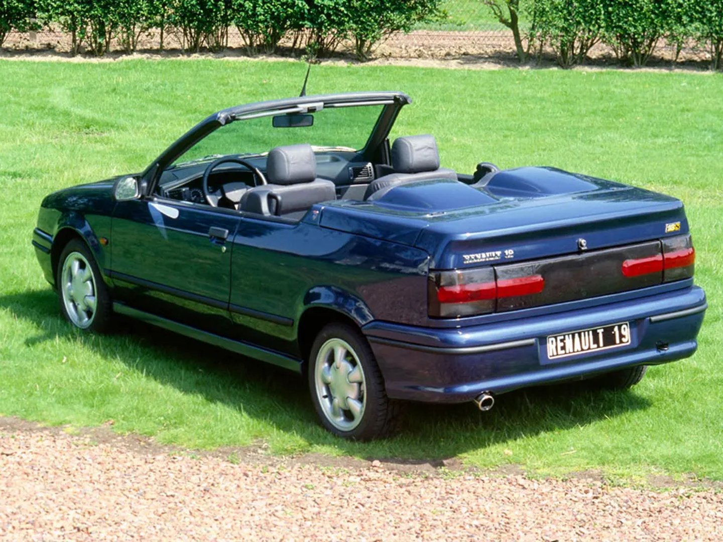 Renault_19_2_generation__Cabrio__4.jpg