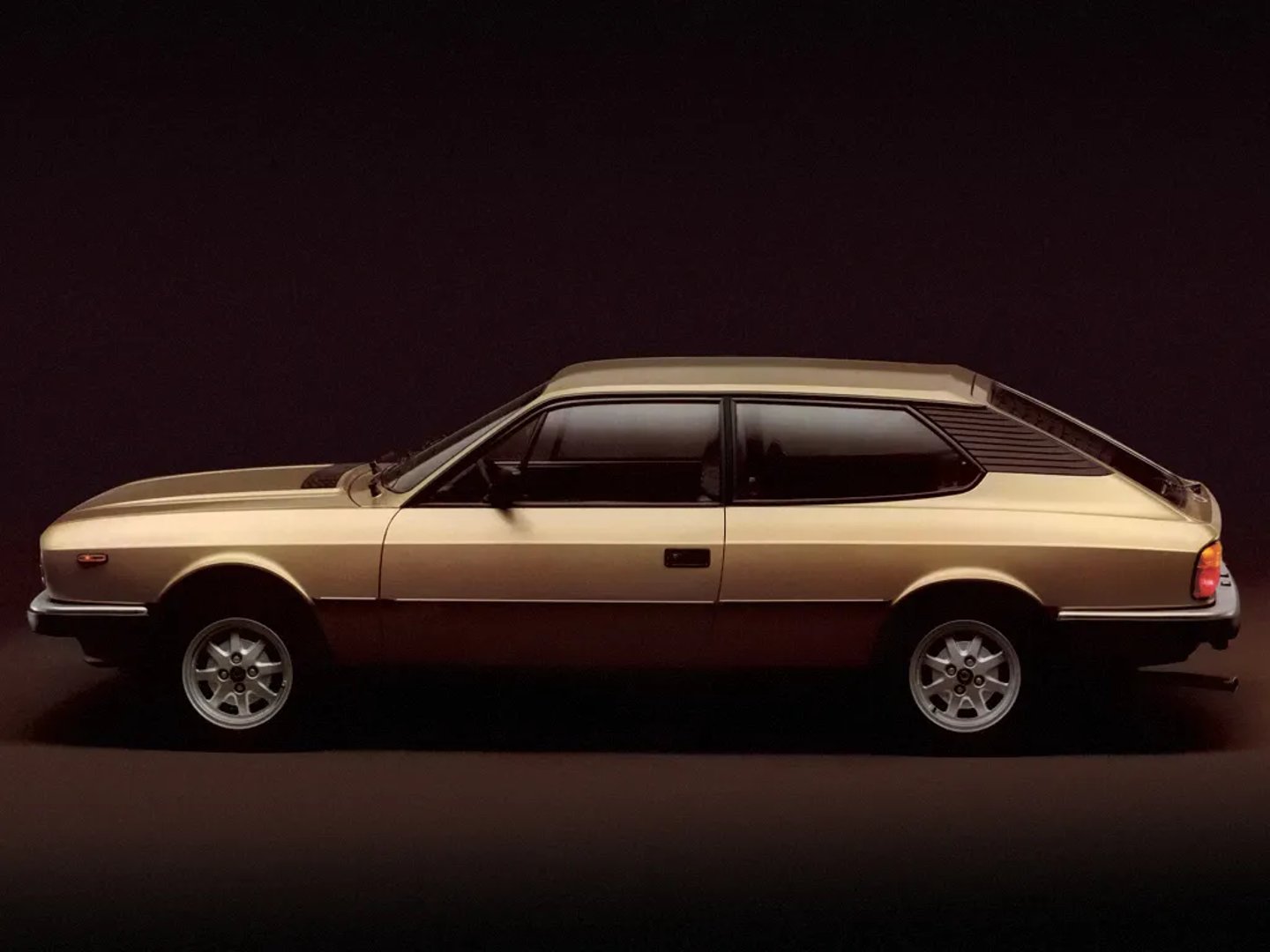 Lancia_Beta_1_generation__Estate_3-door__6.jpg